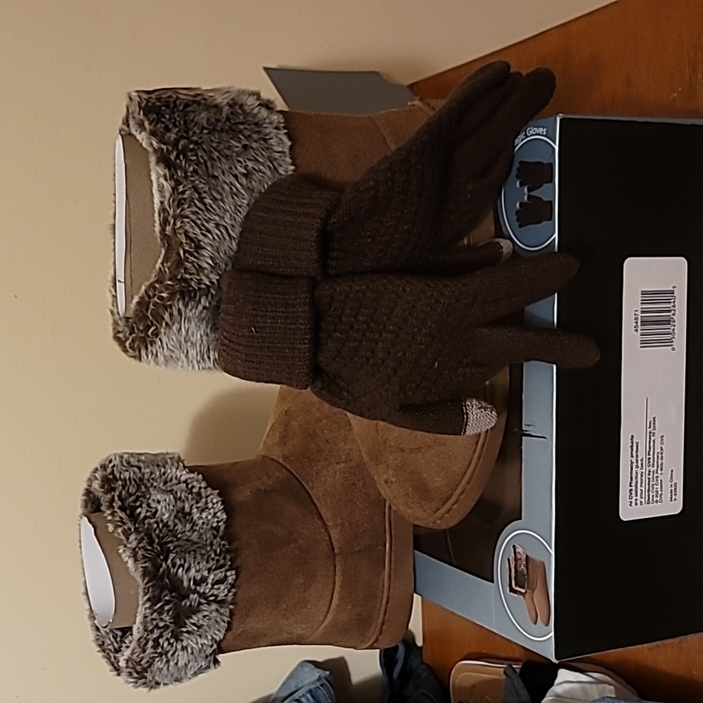 Memory foam boots and magic gloves women NIB